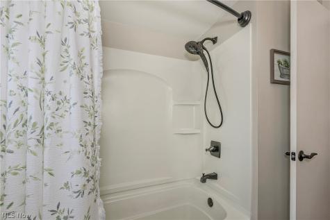 1101 Bonnie Lane Mayfield Heights OH 44124
