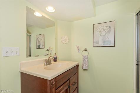 1101 Bonnie Lane Mayfield Heights OH 44124