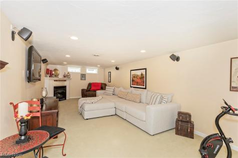 1101 Bonnie Lane Mayfield Heights OH 44124