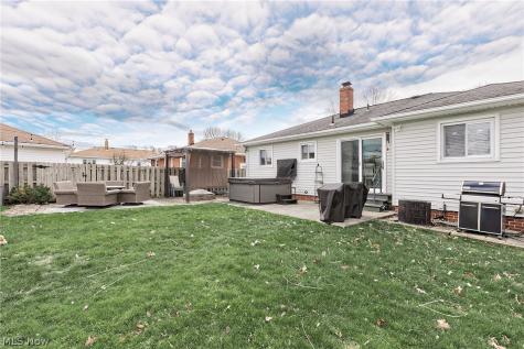 1101 Bonnie Lane Mayfield Heights OH 44124