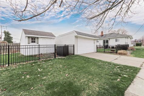 1101 Bonnie Lane Mayfield Heights OH 44124