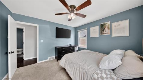 16168 Brinbourne Avenue Middleburg Heights OH 44130