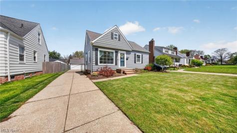 16168 Brinbourne Avenue Middleburg Heights OH 44130