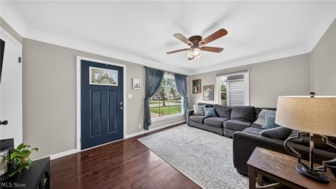 16168 Brinbourne Avenue Middleburg Heights OH 44130