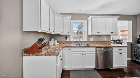 16168 Brinbourne Avenue Middleburg Heights OH 44130