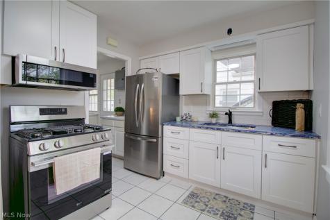 6836 Beresford Avenue Parma Heights OH 44130