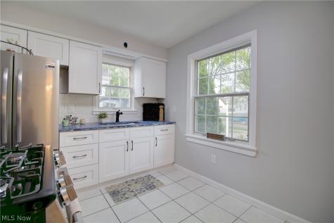 6836 Beresford Avenue Parma Heights OH 44130