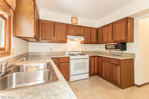 647 Robin Drive Eastlake OH 44095