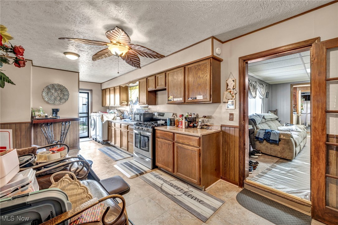 2208 Willowrow Avenue NE Canton OH 44705