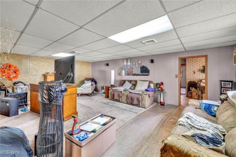 2208 Willowrow Avenue NE Canton OH 44705