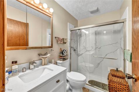 2208 Willowrow Avenue NE Canton OH 44705