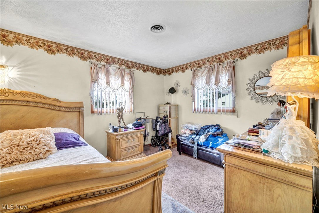 2208 Willowrow Avenue NE Canton OH 44705
