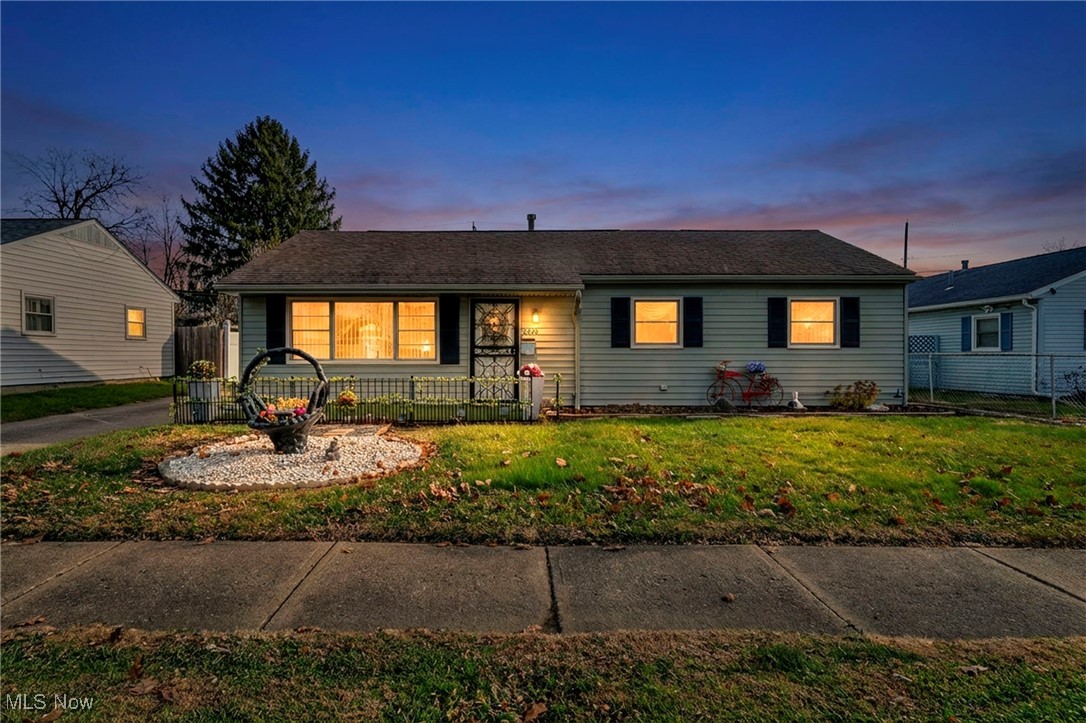 2208 Willowrow Avenue NE Canton OH 44705
