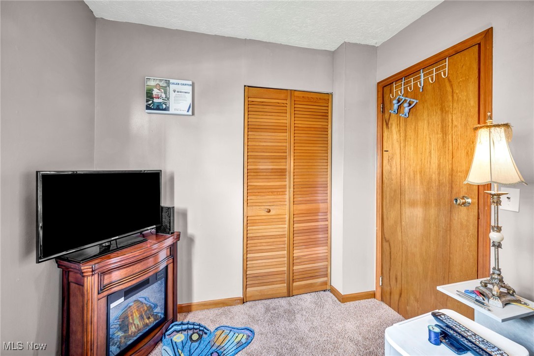 2208 Willowrow Avenue NE Canton OH 44705