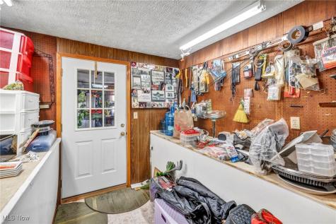 2208 Willowrow Avenue NE Canton OH 44705