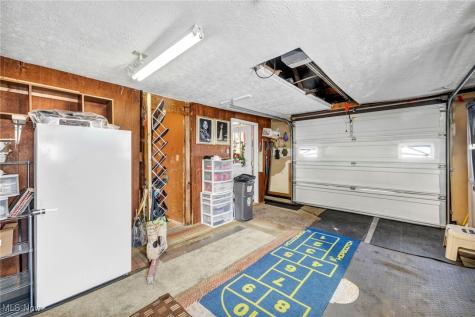 2208 Willowrow Avenue NE Canton OH 44705