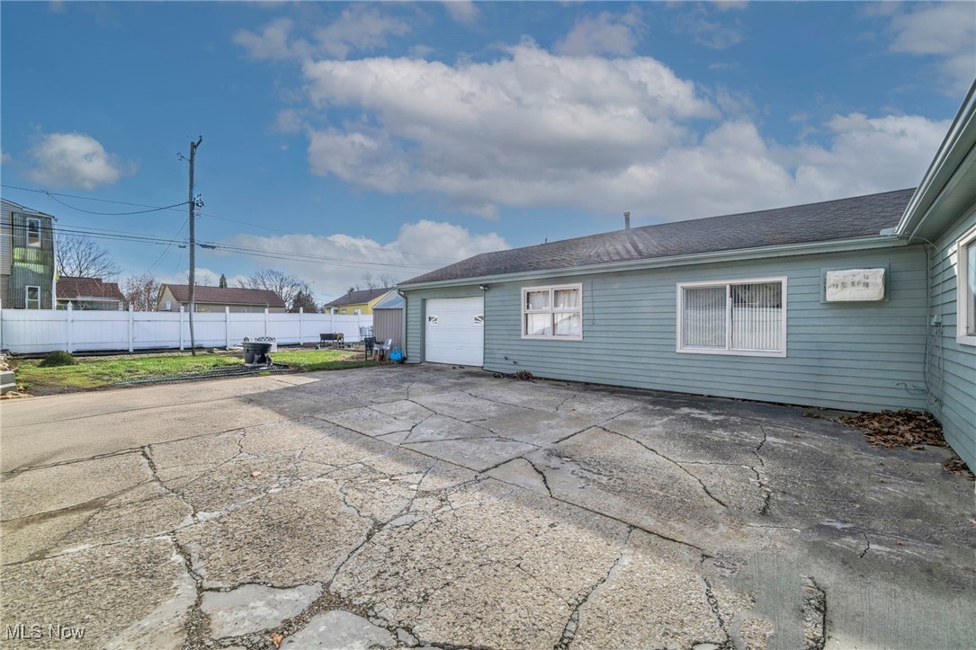 2208 Willowrow Avenue NE Canton OH 44705