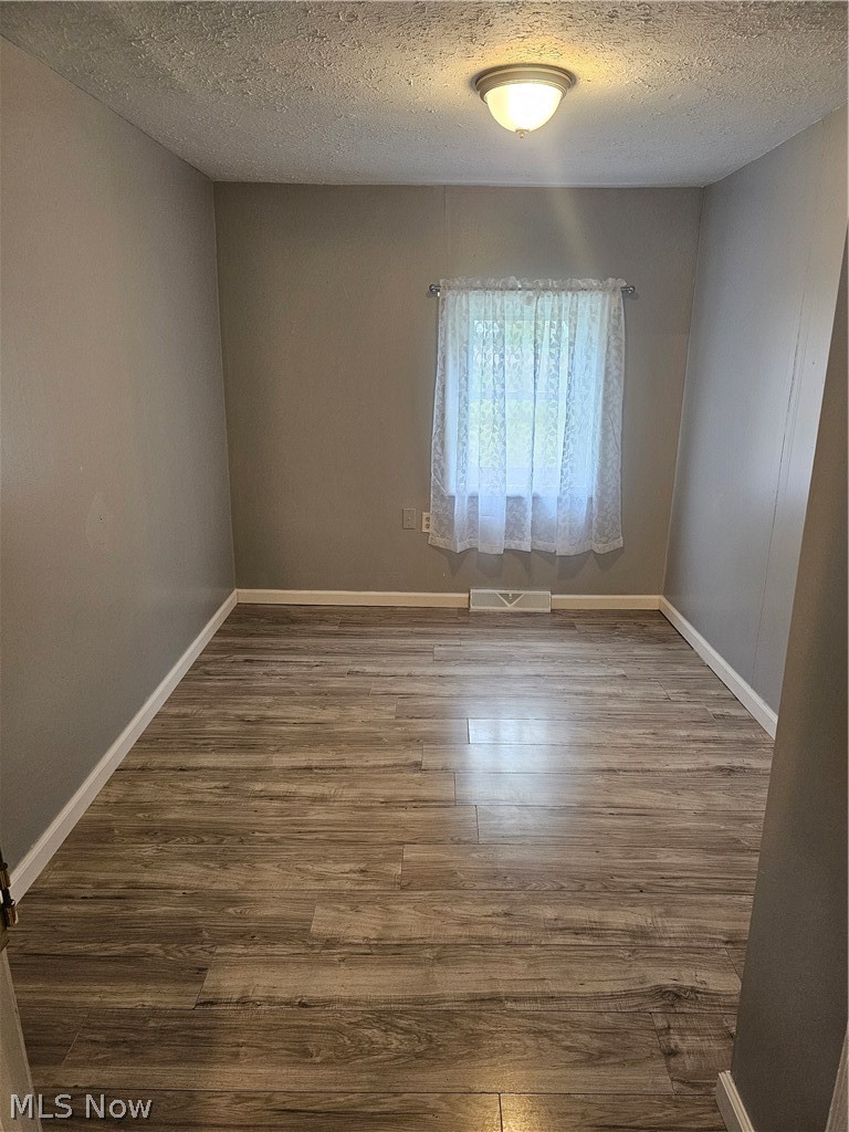 1424 4th Street Lakemore OH 44250