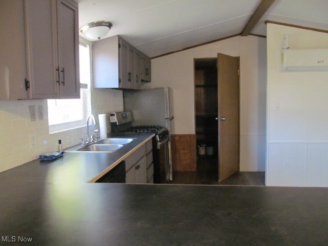 11 Hawaiian Drive Madison OH 44057