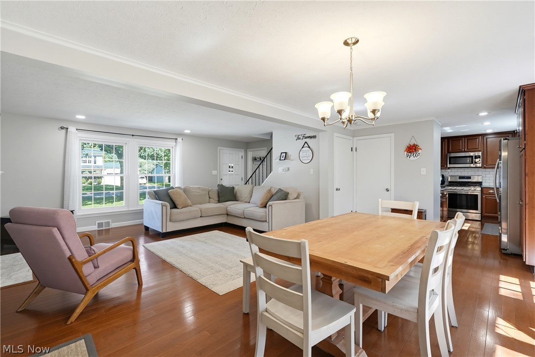 594 Megglen Avenue Akron OH 44303