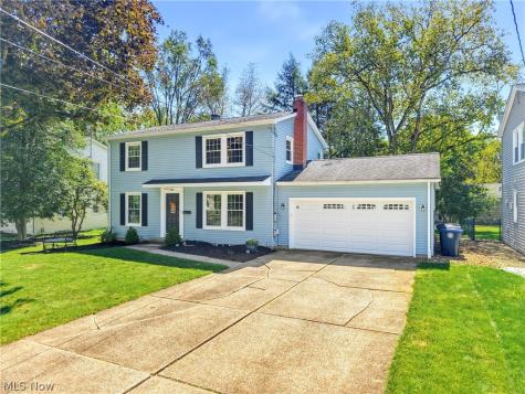 594 Megglen Avenue Akron OH 44303
