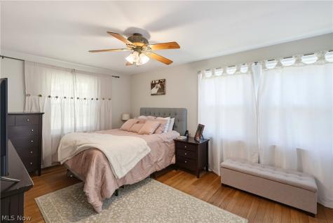 594 Megglen Avenue Akron OH 44303