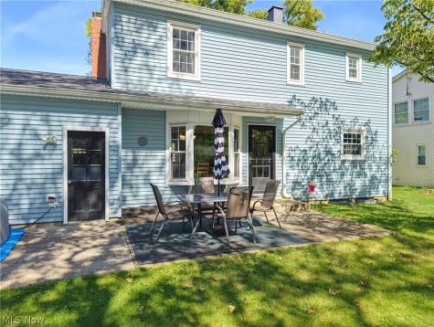 594 Megglen Avenue Akron OH 44303