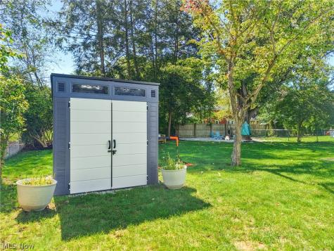 594 Megglen Avenue Akron OH 44303