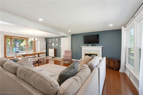594 Megglen Avenue Akron OH 44303