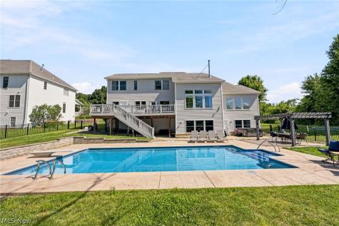 522 Tanglewood Trail Cuyahoga Falls OH 44223