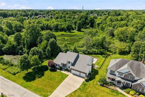 522 Tanglewood Trail Cuyahoga Falls OH 44223