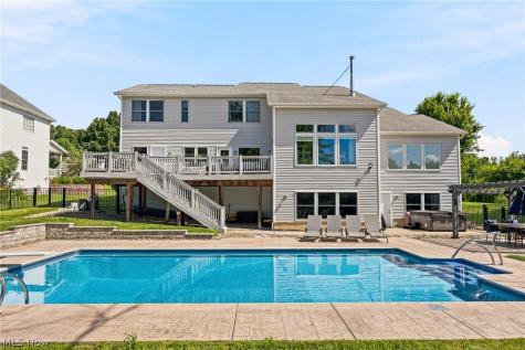 522 Tanglewood Trail Cuyahoga Falls OH 44223