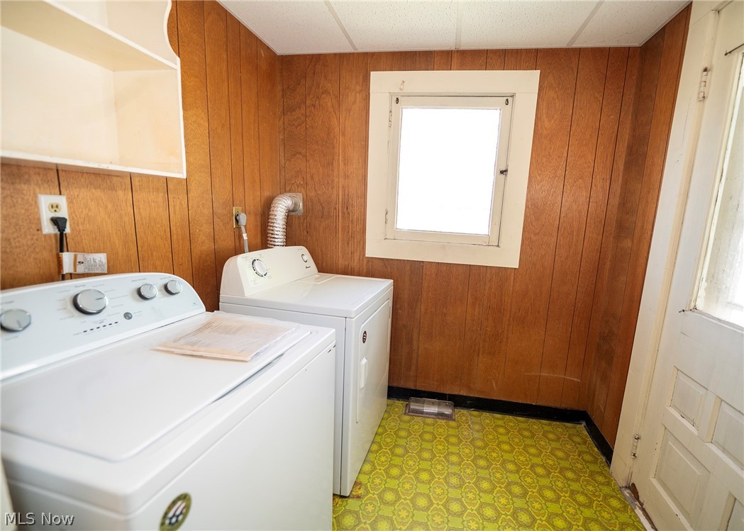 247 & 247 1/2 Ray Avenue NW New Philadelphia OH 44663