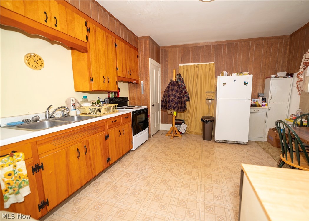 247 & 247 1/2 Ray Avenue NW New Philadelphia OH 44663