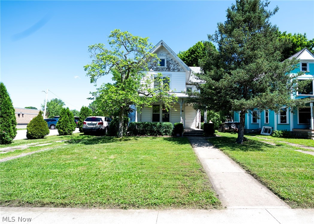 247 & 247 1/2 Ray Avenue NW New Philadelphia OH 44663