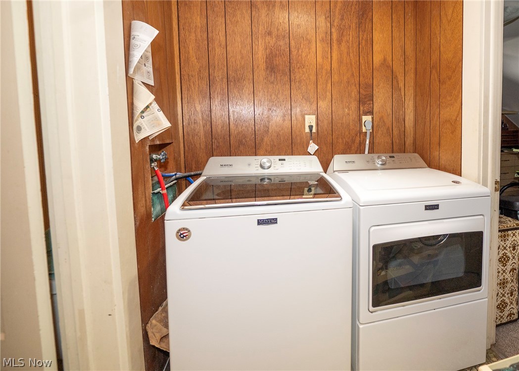 247 & 247 1/2 Ray Avenue NW New Philadelphia OH 44663