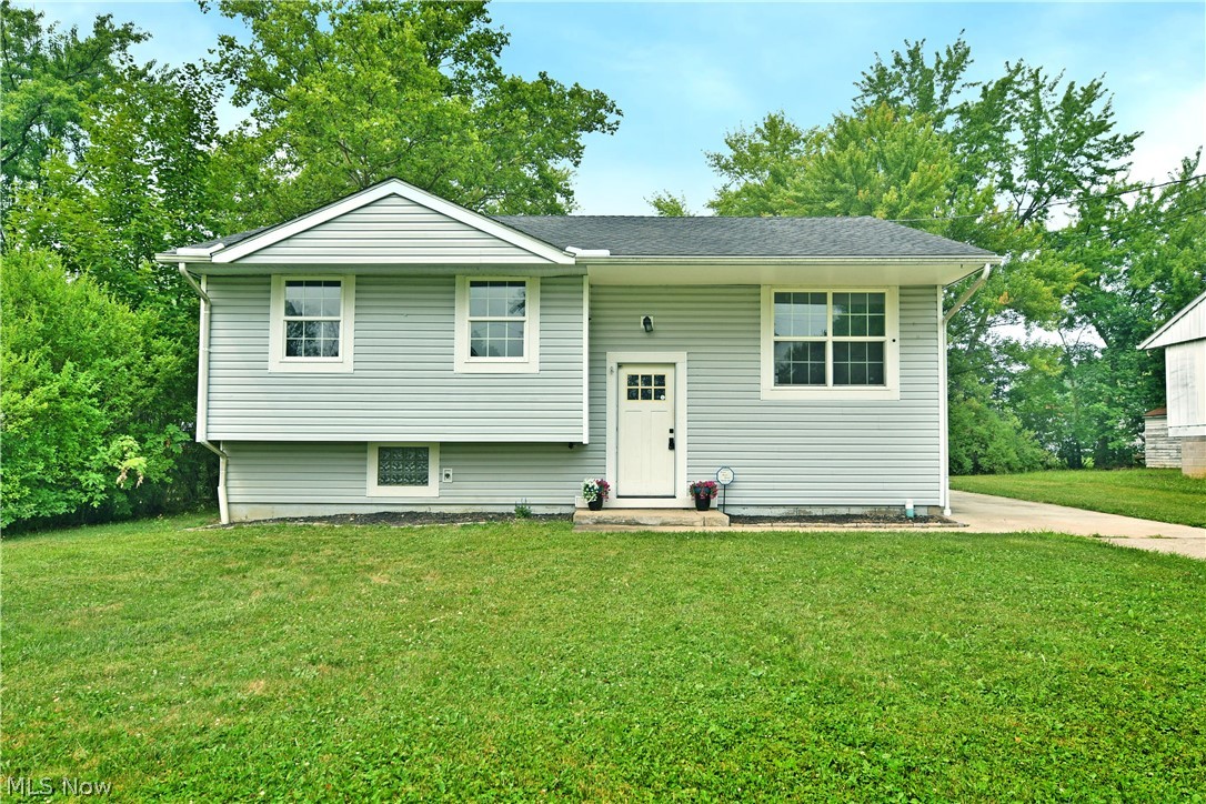 8143 Venice Heights Drive NE Warren OH 44484
