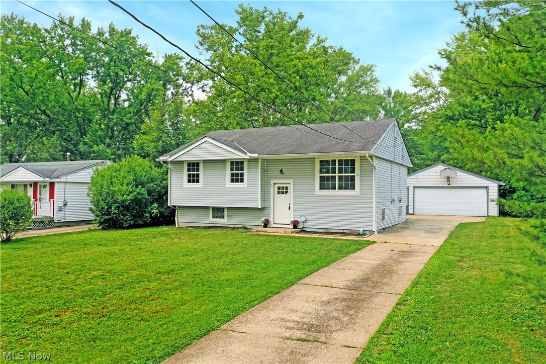 8143 Venice Heights Drive NE Warren OH 44484