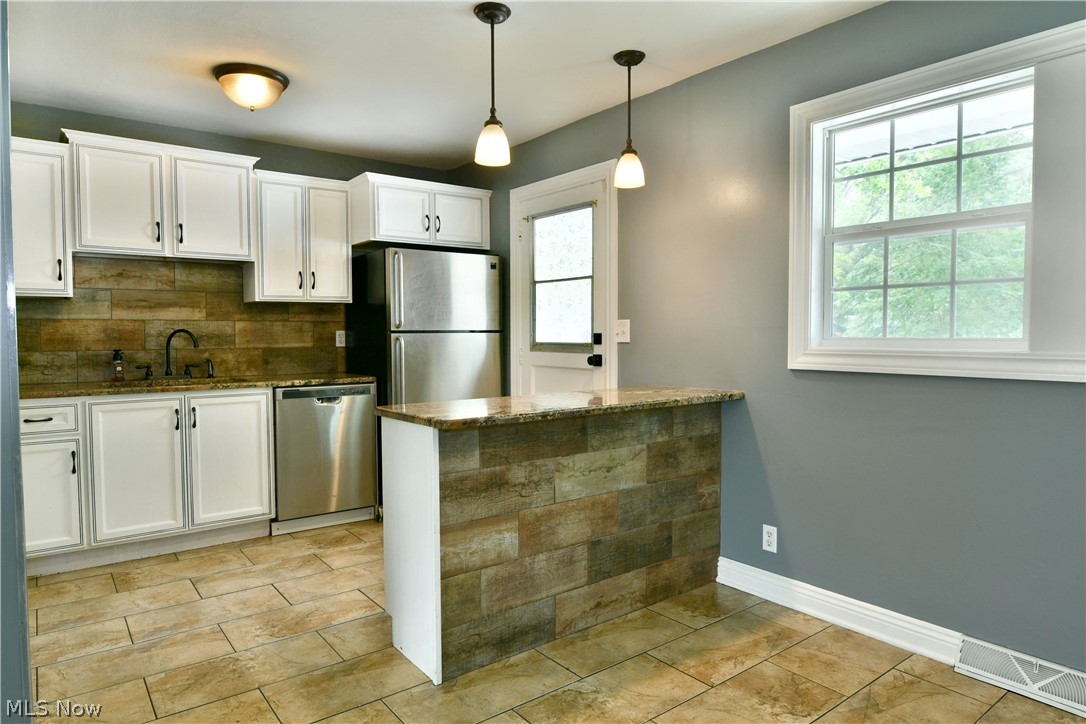 8143 Venice Heights Drive NE Warren OH 44484