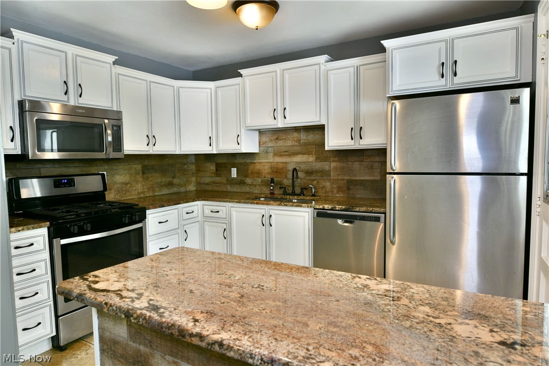 8143 Venice Heights Drive NE Warren OH 44484