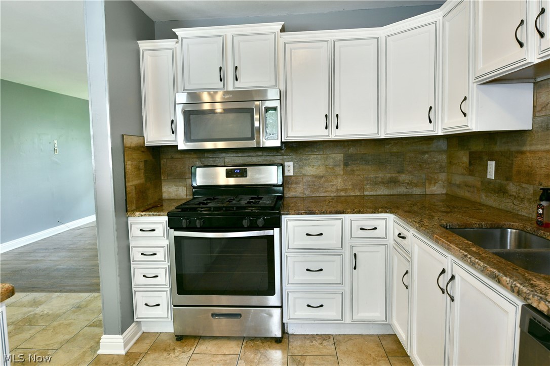 8143 Venice Heights Drive NE Warren OH 44484