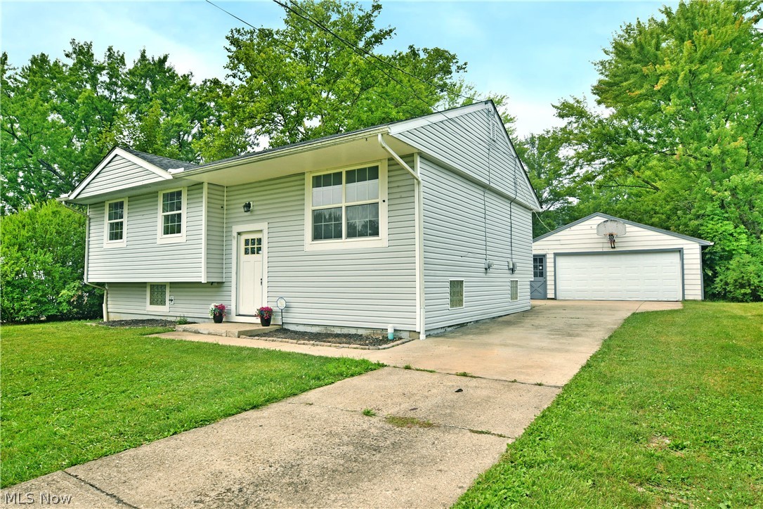 8143 Venice Heights Drive NE Warren OH 44484