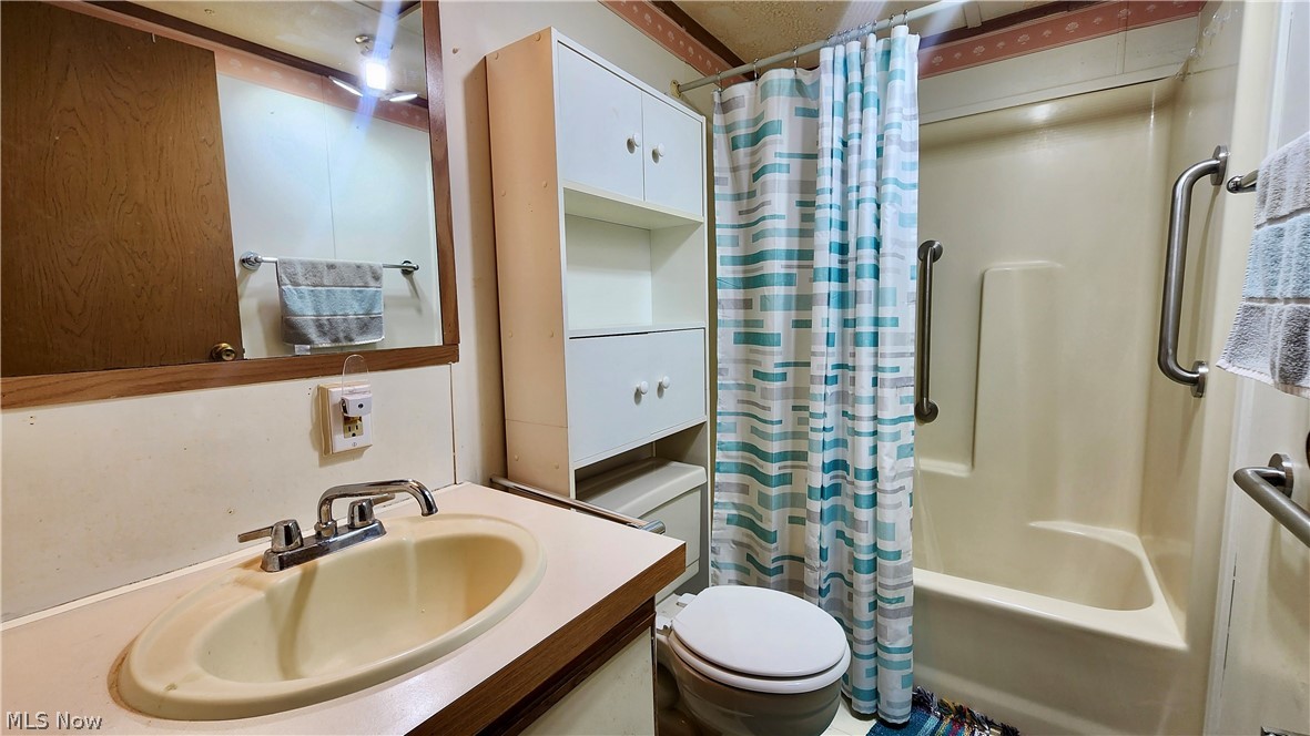 8323 Eagle Road Kirtland OH 44060
