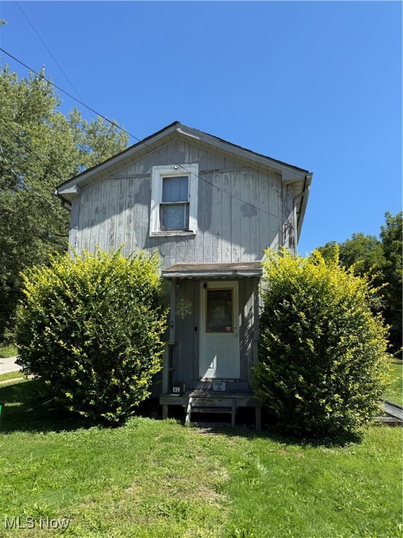 52 Hartzell Avenue Girard OH 44420