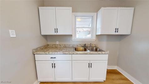 3544 W 99th Street Cleveland OH 44102