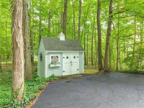 80 Mill Creek Lane Moreland Hills OH 44022
