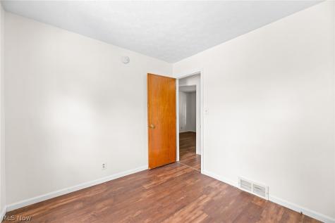 1163 Tonawanda Avenue Akron OH 44305