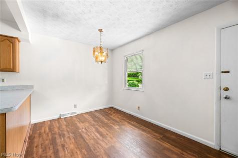 1163 Tonawanda Avenue Akron OH 44305