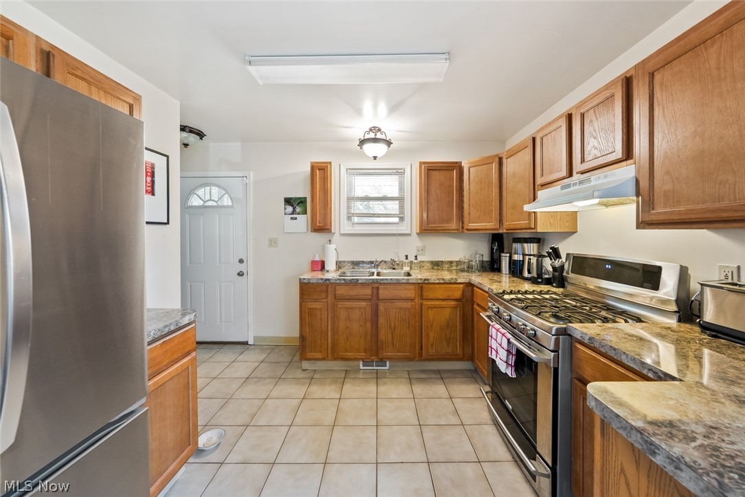 5806 Madison Avenue Cleveland OH 44102
