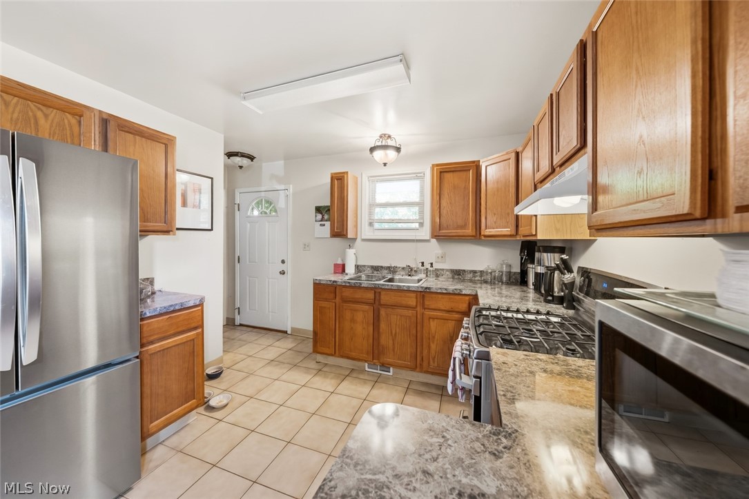 5806 Madison Avenue Cleveland OH 44102